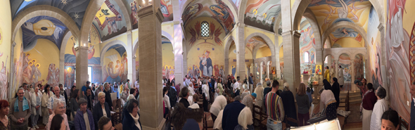 Les fidèles de la Liturgie du matin de Pâques