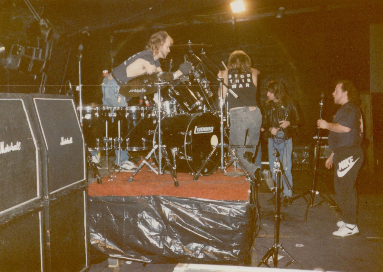 Setting up at the Delta Fourm 1990