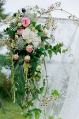 romantische Blumendeko zur Hochzeit