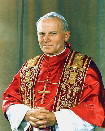 Saint Jean-Paul II (1978-2005) fut le Pape le Pape de la jeunesse et de la famille, il  est d'ailleurs l'initiateur des Journées Mondiales de la Jeunesse.
