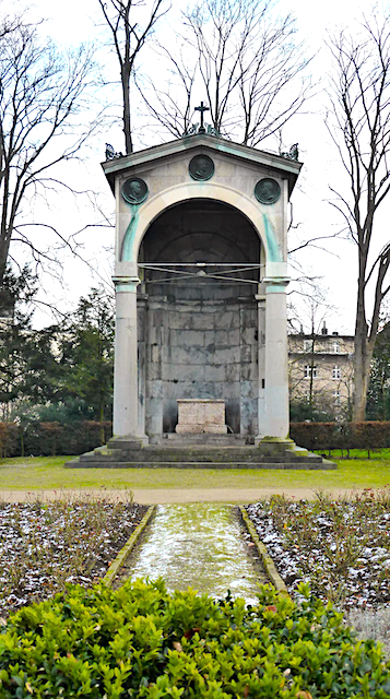 Kongressdenkmal (heute in der Paßstraße)