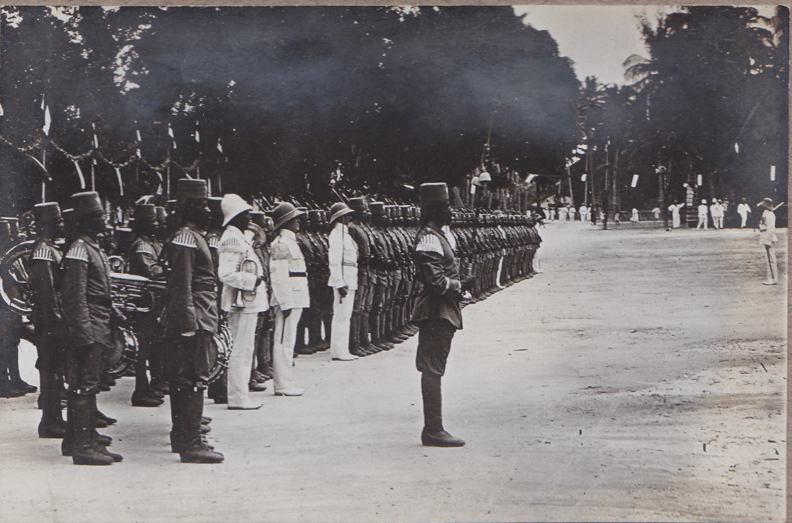 Parade in Deutsch-Ostafrika III