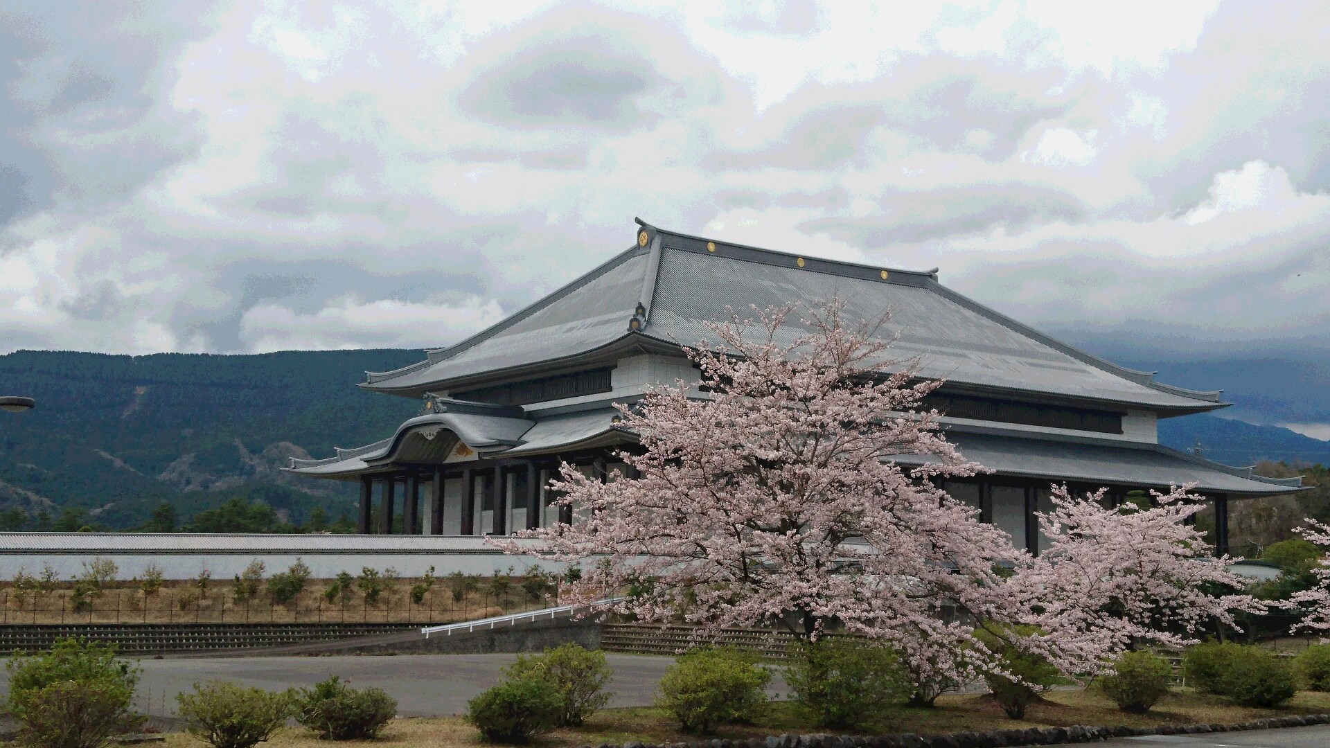 大石寺 奉安堂 - 日蓮正宗 妙通寺 <ホームページ> 大石寺 奉安堂 - 日蓮正宗 妙通寺 <ホームページ>