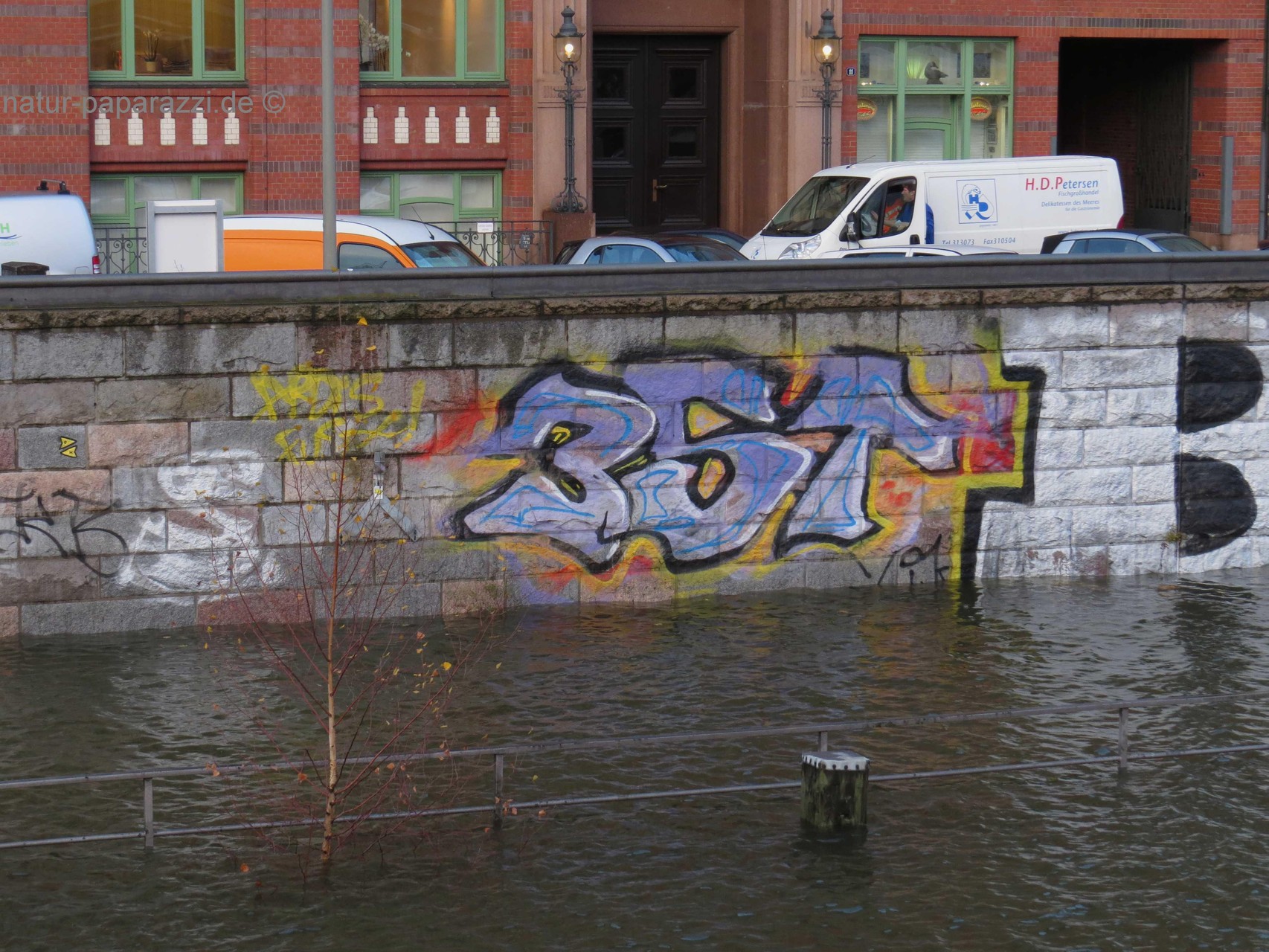 Hochwasser im Hamburger Hafen.