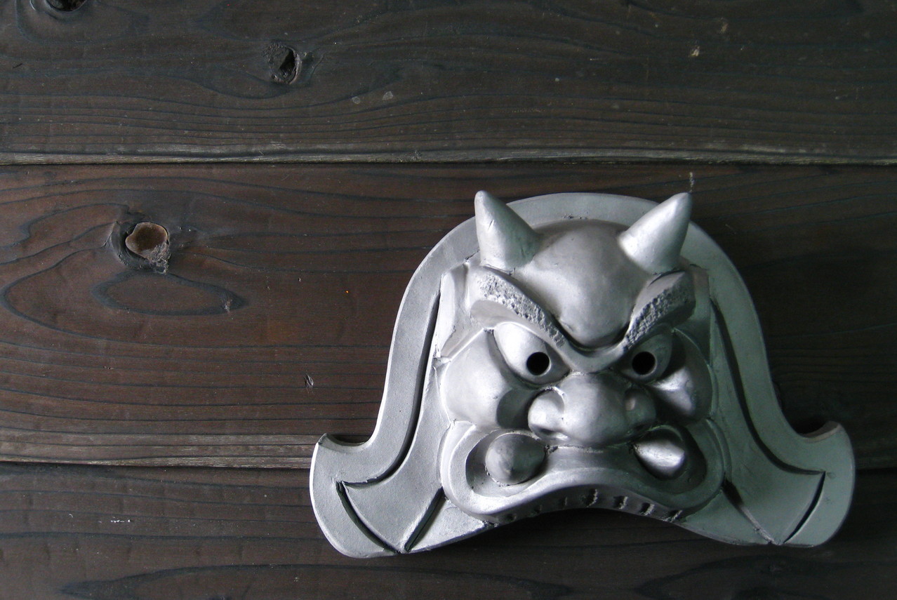 ❙ 壁掛け鬼面瓦-Ridge-end tile for wall hangings - 鬼瓦工場 ❙ 壁掛け鬼面瓦-Ridge-end tile for wall hangings - 鬼瓦工場