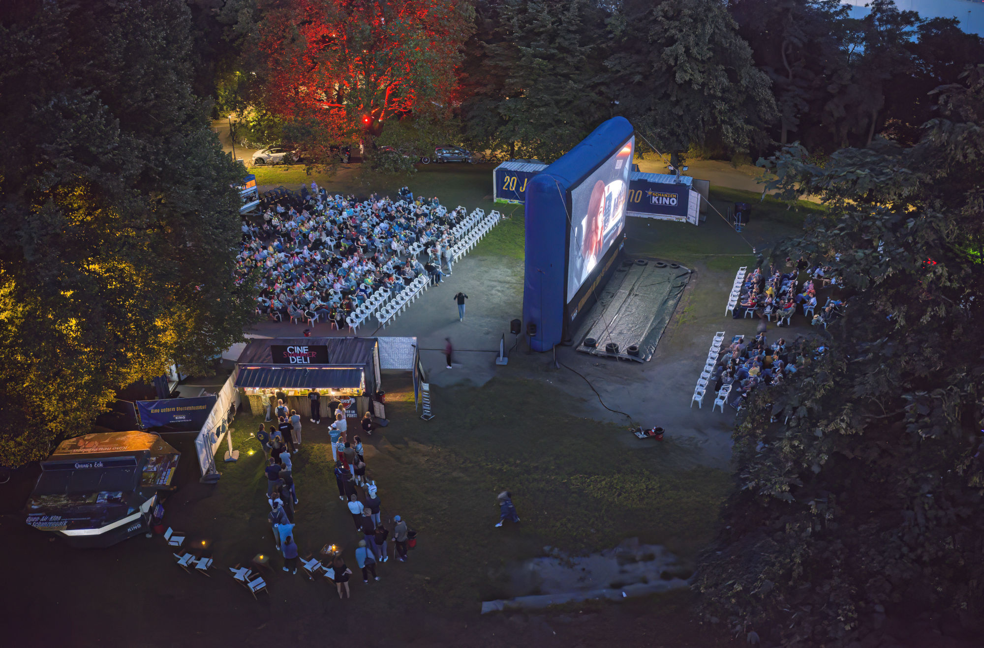 Draufsicht mit Kino 1 (rechts) und Kino 2 (links)
