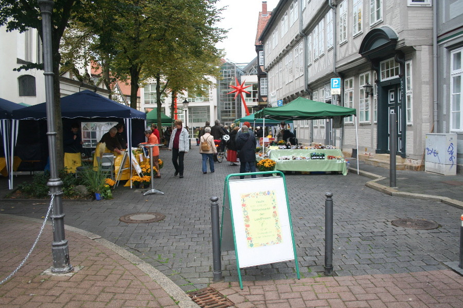 Herbstmarkt hinter der Stadtkirche