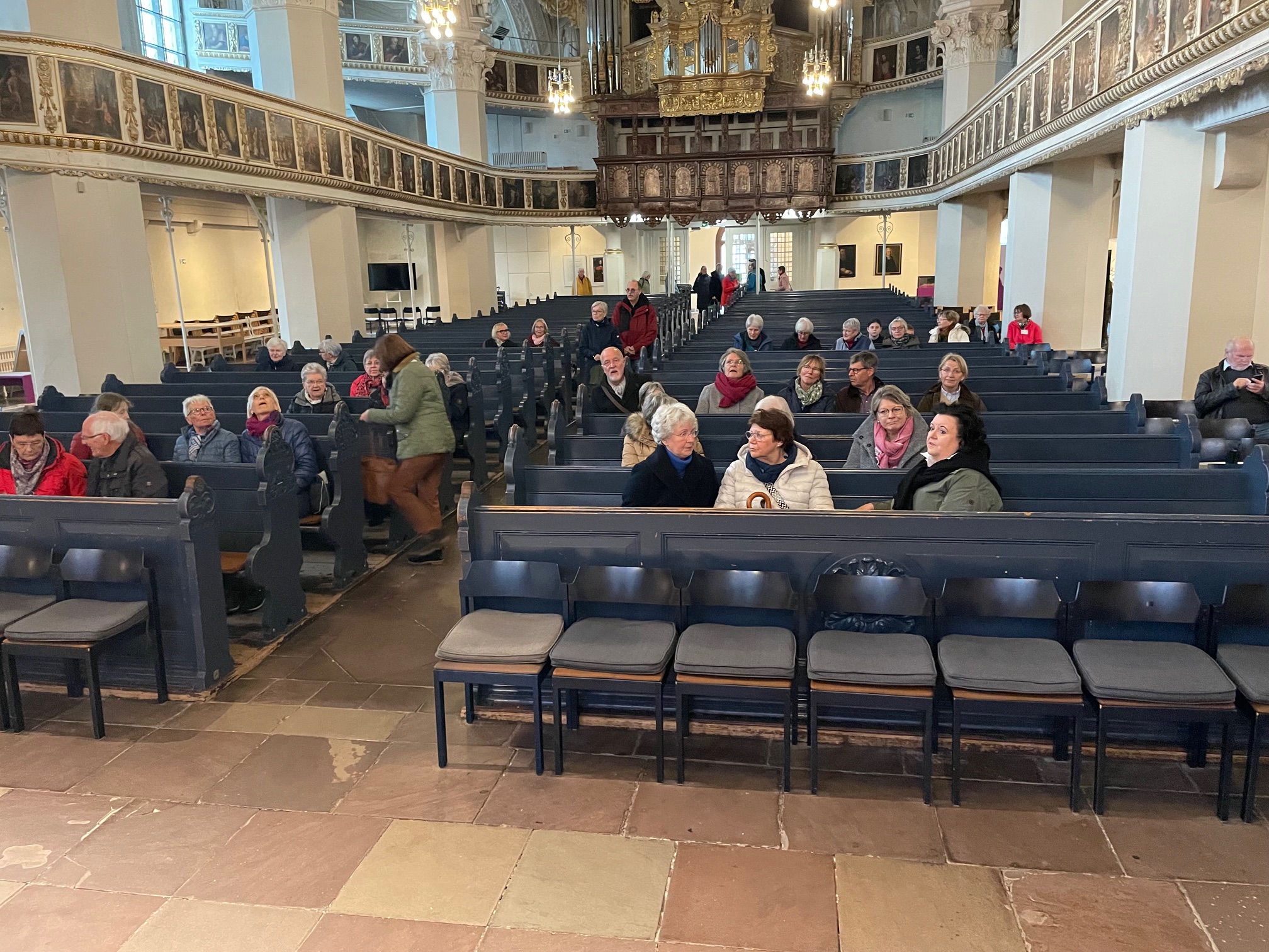 Die Celler Stadtkirche bietet viel Platz für Interessierte