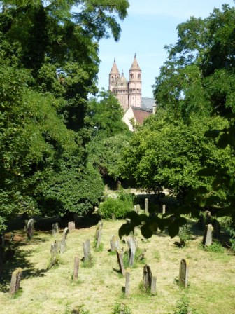 Jüdischer Friedhof und Dom