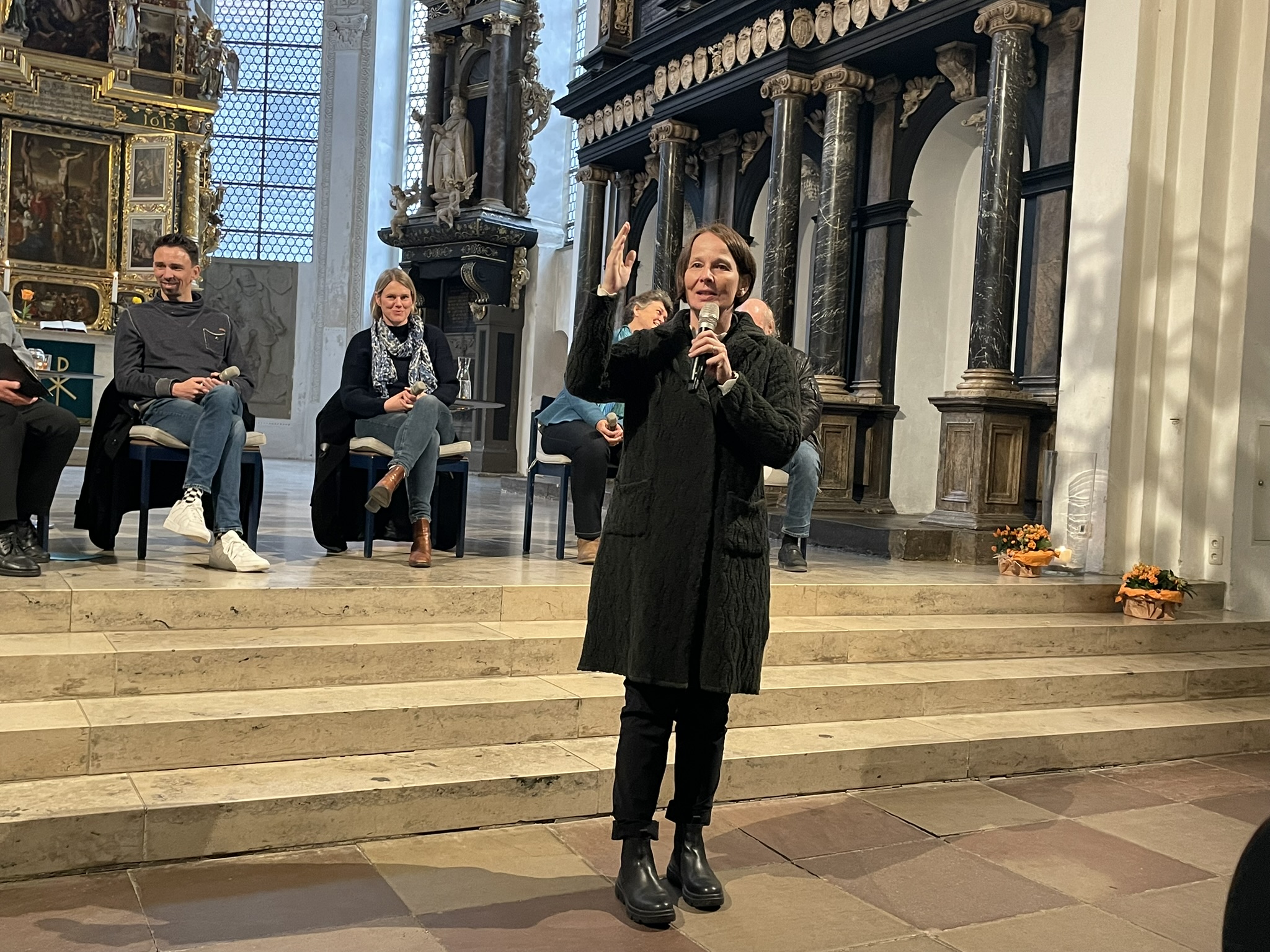 Frau Dr. Burgk-Lempart begrüßt die Anwesenden.