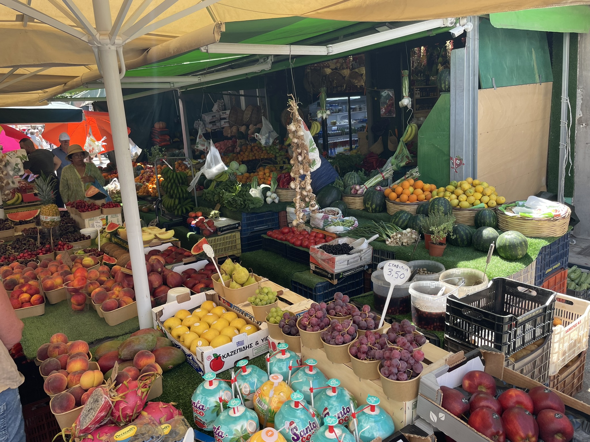 Farbenfroher Markt in Moires