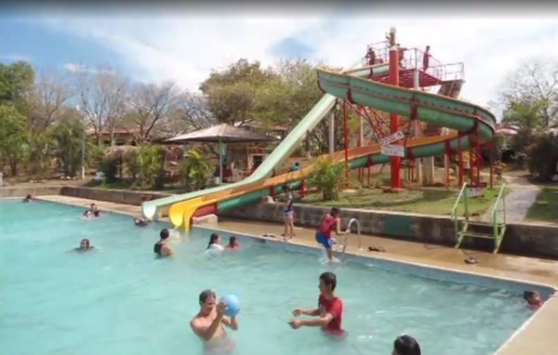 Toboganes de la piscina