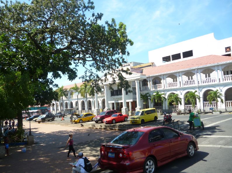 Palacio municipal visto desde el bus