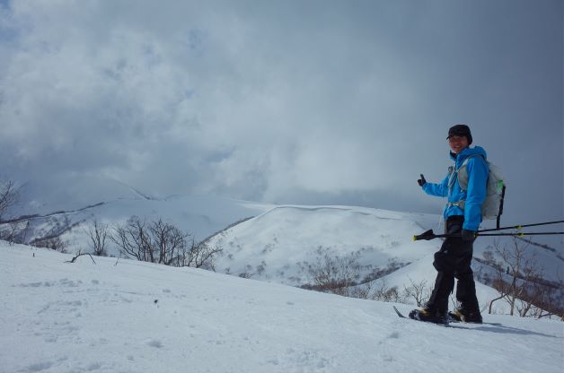 ヒクタ峰から白井岳への雪山ハイク（3月下旬）