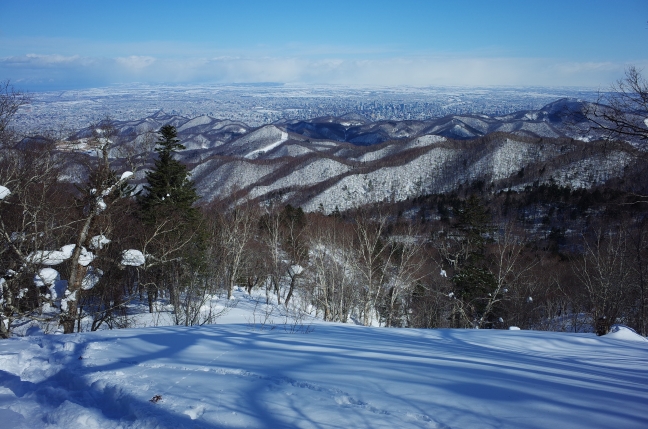 砥石山からちょっと足を延ばすと、見晴らしが良い場所が。