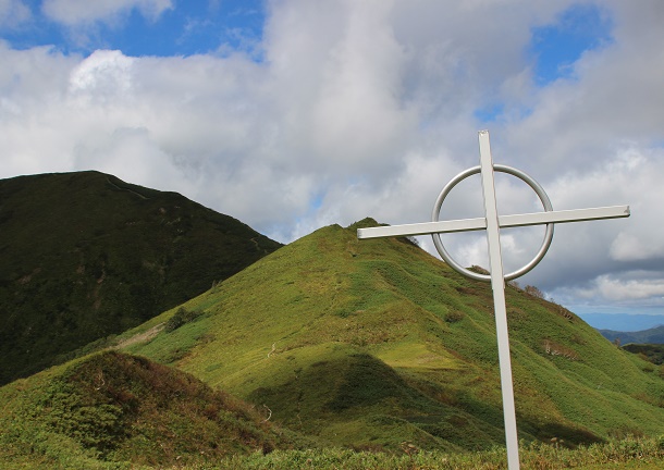 秋の大千軒岳登山｜9月の知内川コースを沢に沿って遡行し、尾根を登って爽やかな頂上台地へ