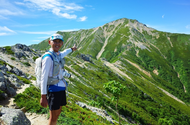 燕岳・大天井岳の夏山登山｜中房温泉から合戦尾根とコマクサの稜線を日帰り（8月上旬）