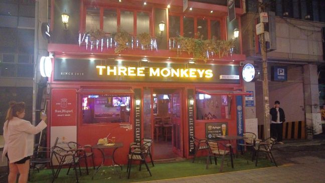 THREE MONKEYS