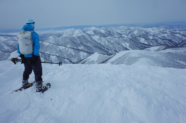 船形山の雪山ハイク｜升沢コース登山口からスノーシューで山頂へ（1月中旬）