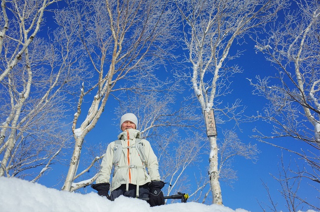 百松沢山の雪山ハイク｜平和霊園から北峰へ（1月上旬）