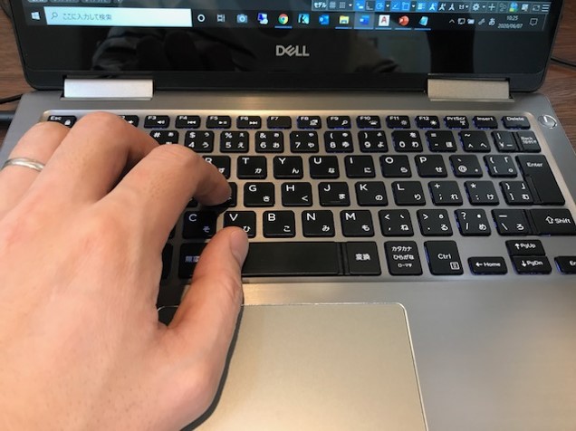 ブラインドタッチにおける、左手をキーボード上に配置した図です。