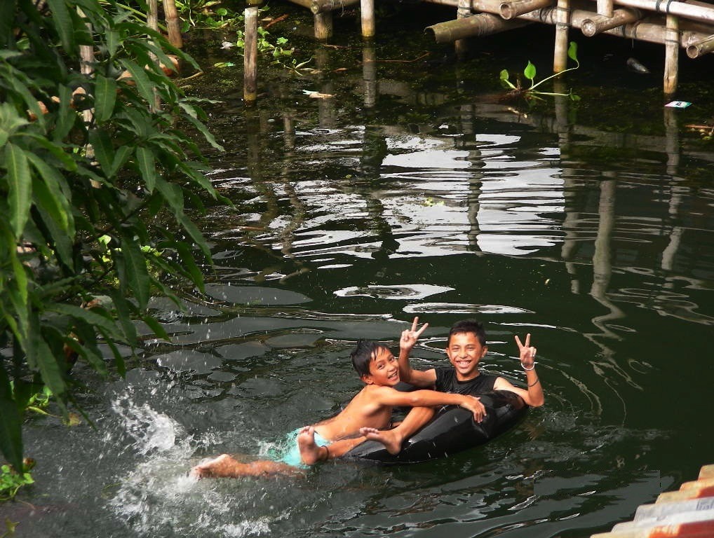 Open Air Badezimmer im See