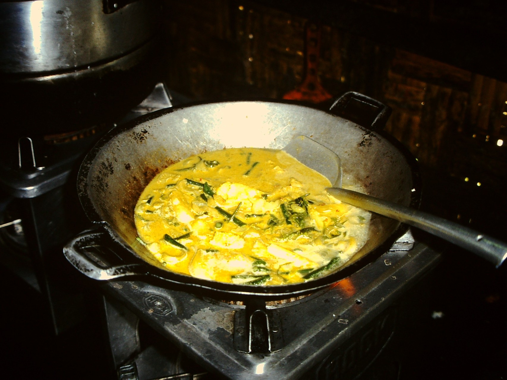 Jetzt kann ich´s auch, mein erstes Jungle Curry... 6.000 Rp = 1,20 DM