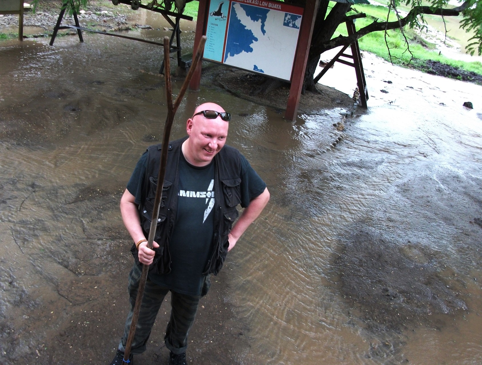 Unser Guide erkennbar am "Drachenstock"