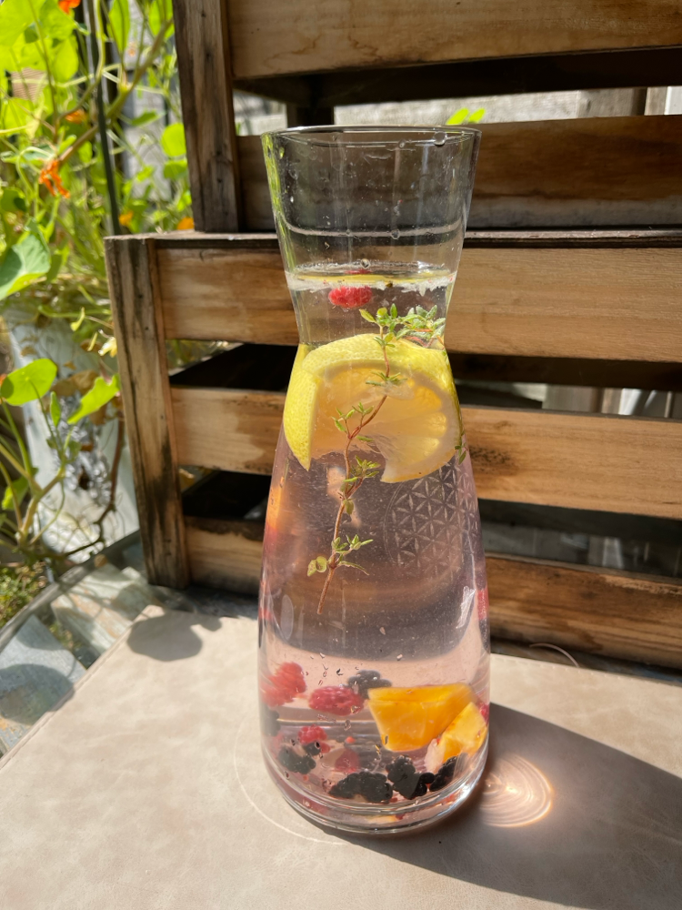 Vitaminwasser, mit den Frequenzen der Früchte