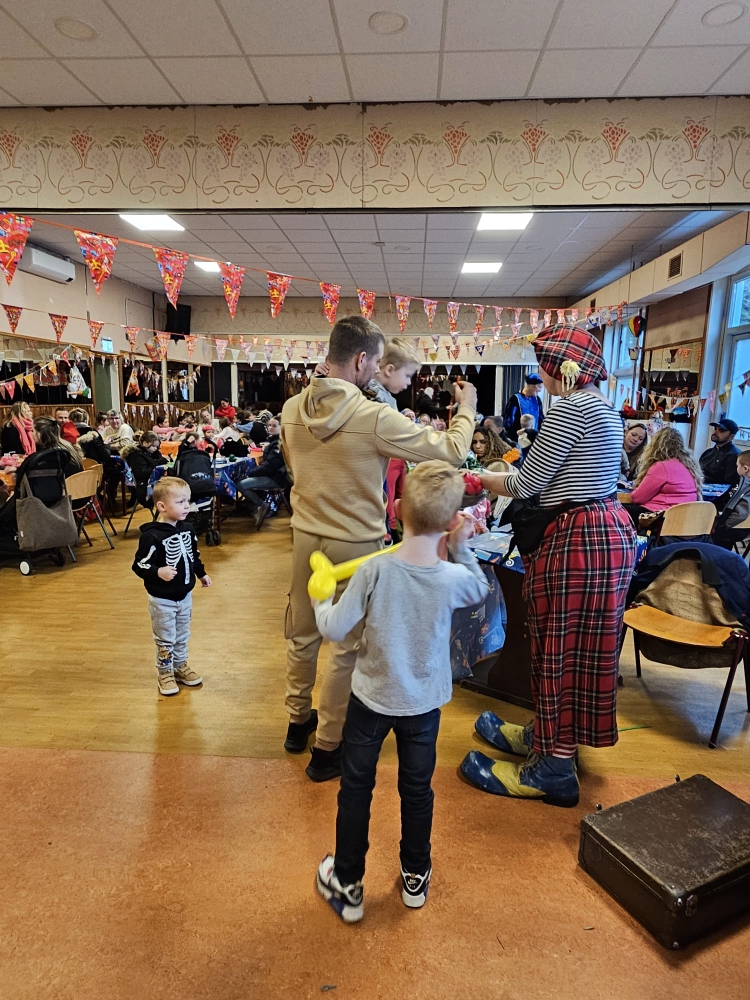 Ouderwets gezellig sint feest er was zelfs een clown