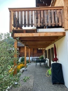 Gedeckter Sitzplatz