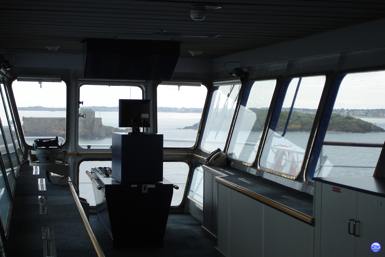 A la passerelle du Bretagne (© lebateaublog 2012)