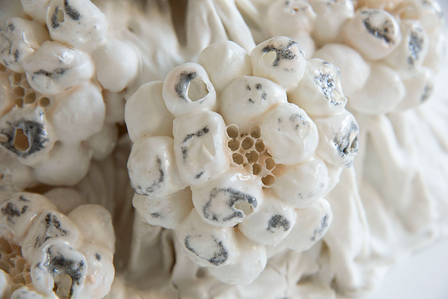 Fungus rock - where have all the colors gone?, (Detail), 2020; porcelain; 27/20/24 cm