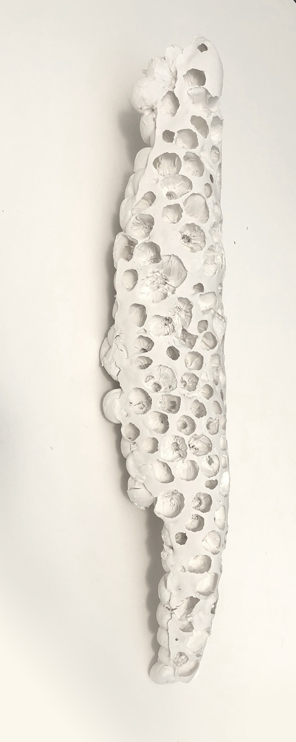 Ko ha - where have all the colors gone?; 2020; porcelain; 47/12/11 cm