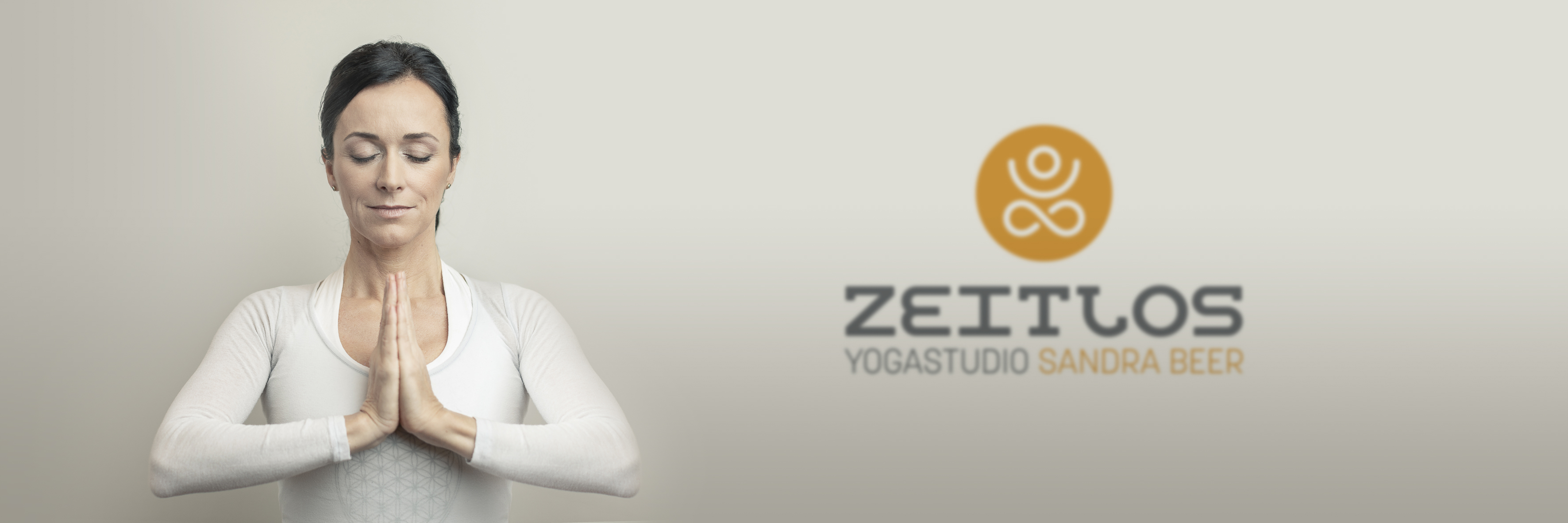 die Geschichte Studio Zeitlos für Aerial Yoga Yoga