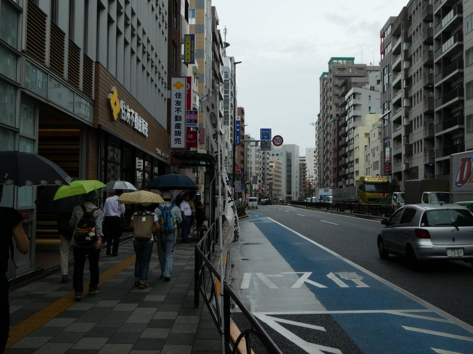 春日通り、右へ　