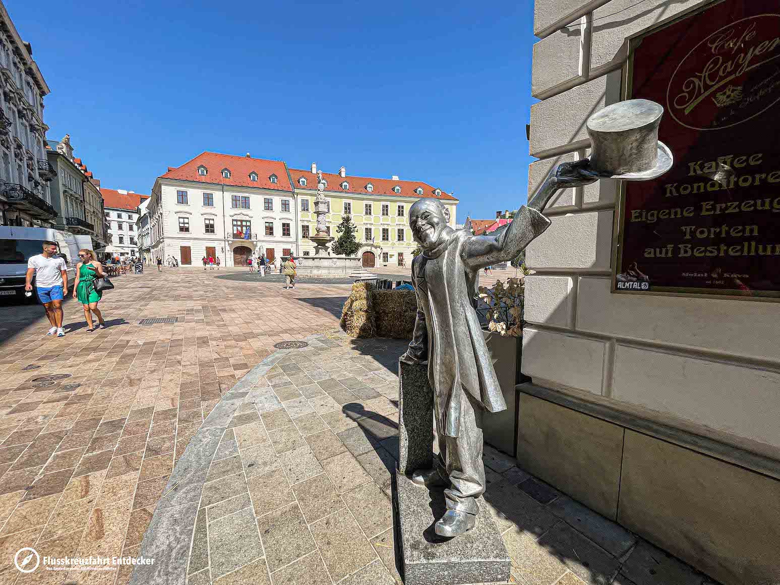 Die schönen Statuen in Bratislava