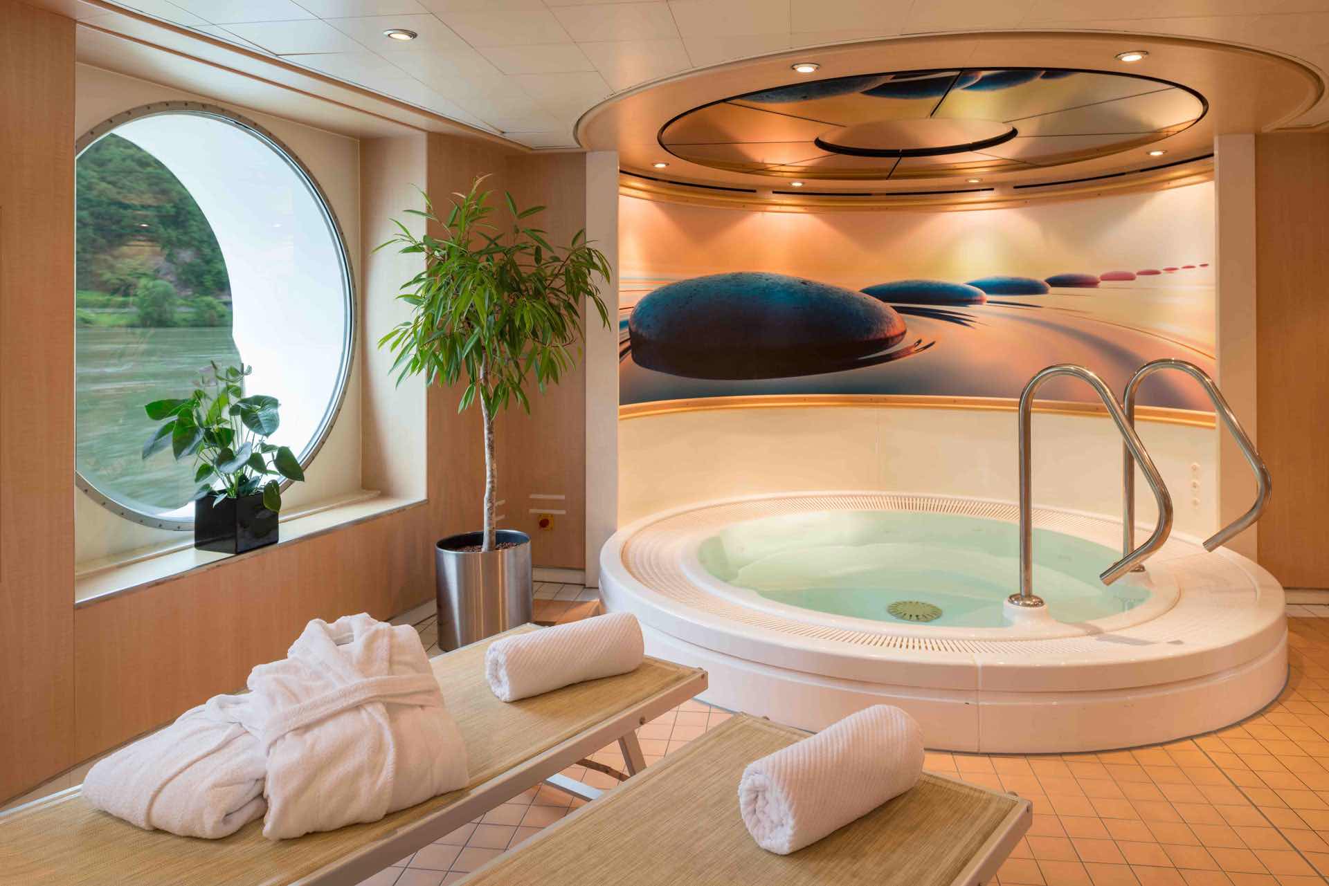 MS Maxima Wellnessbereich