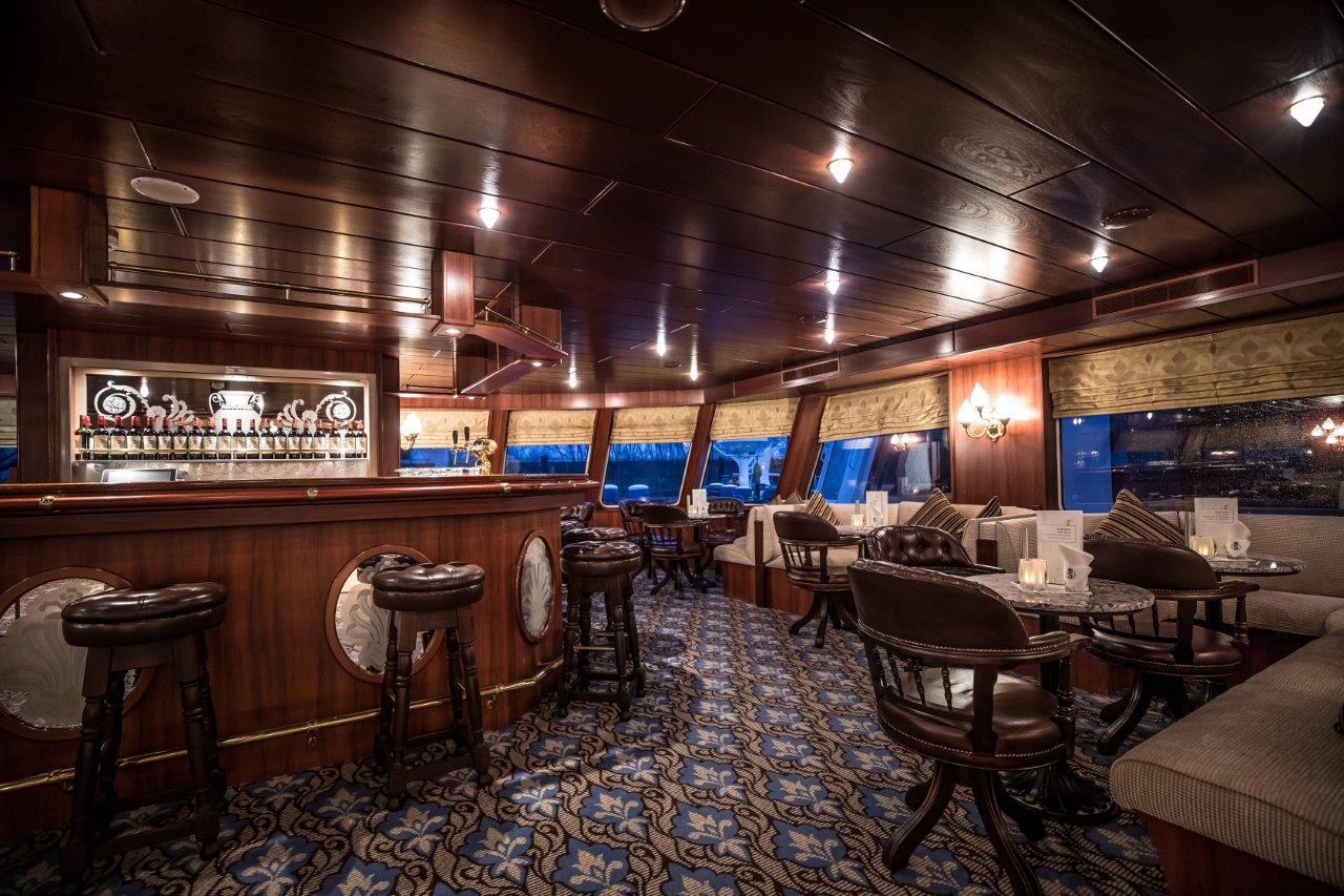 MS SWISS DIAMOND Panorama Lounge