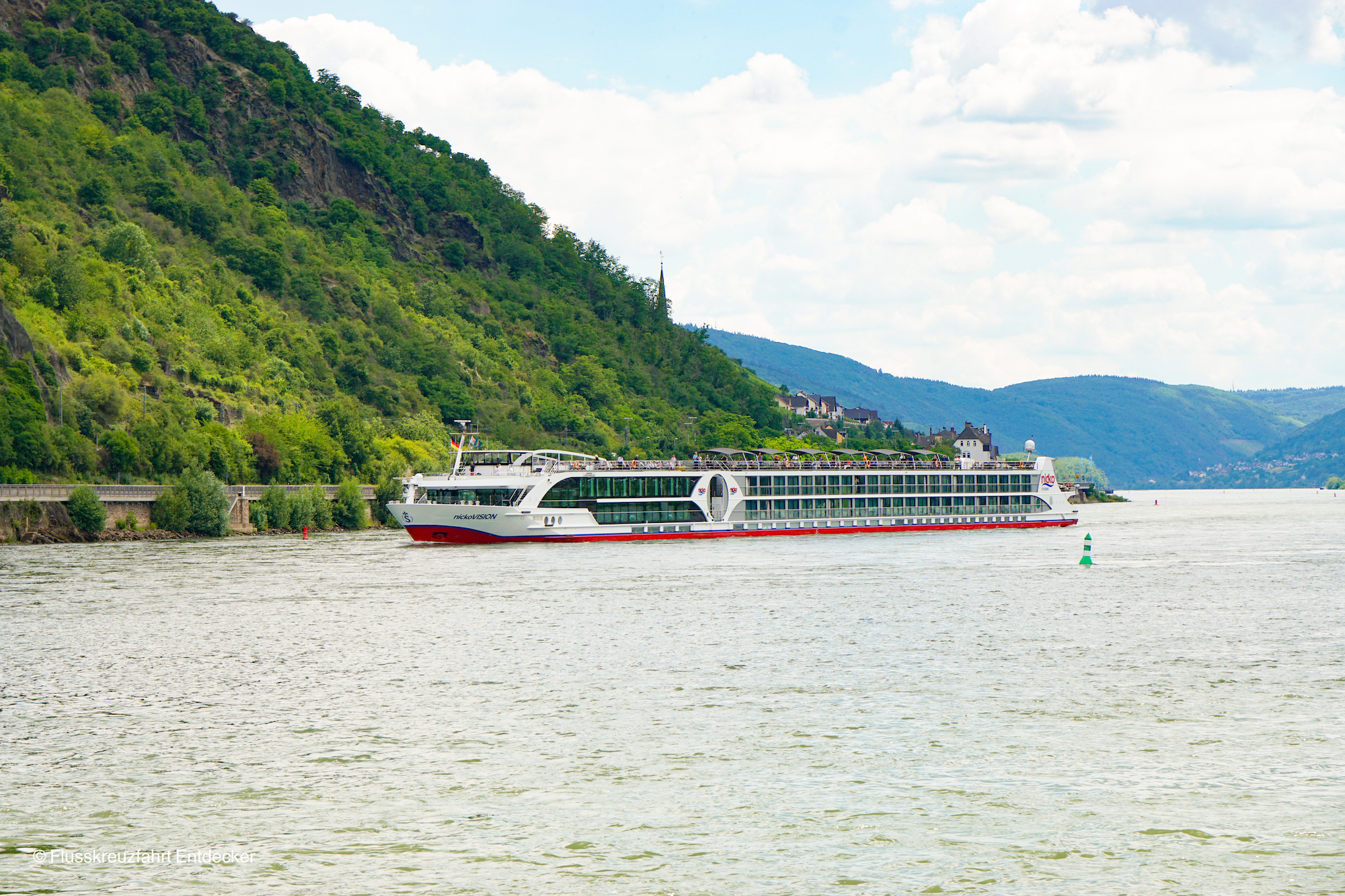 nicko cruises schickt die nickoVISION auf den Rhein