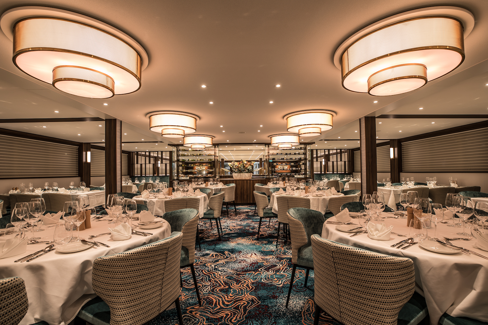 MS Annabelle Panorama Restaurant Vier Jahreszeiten