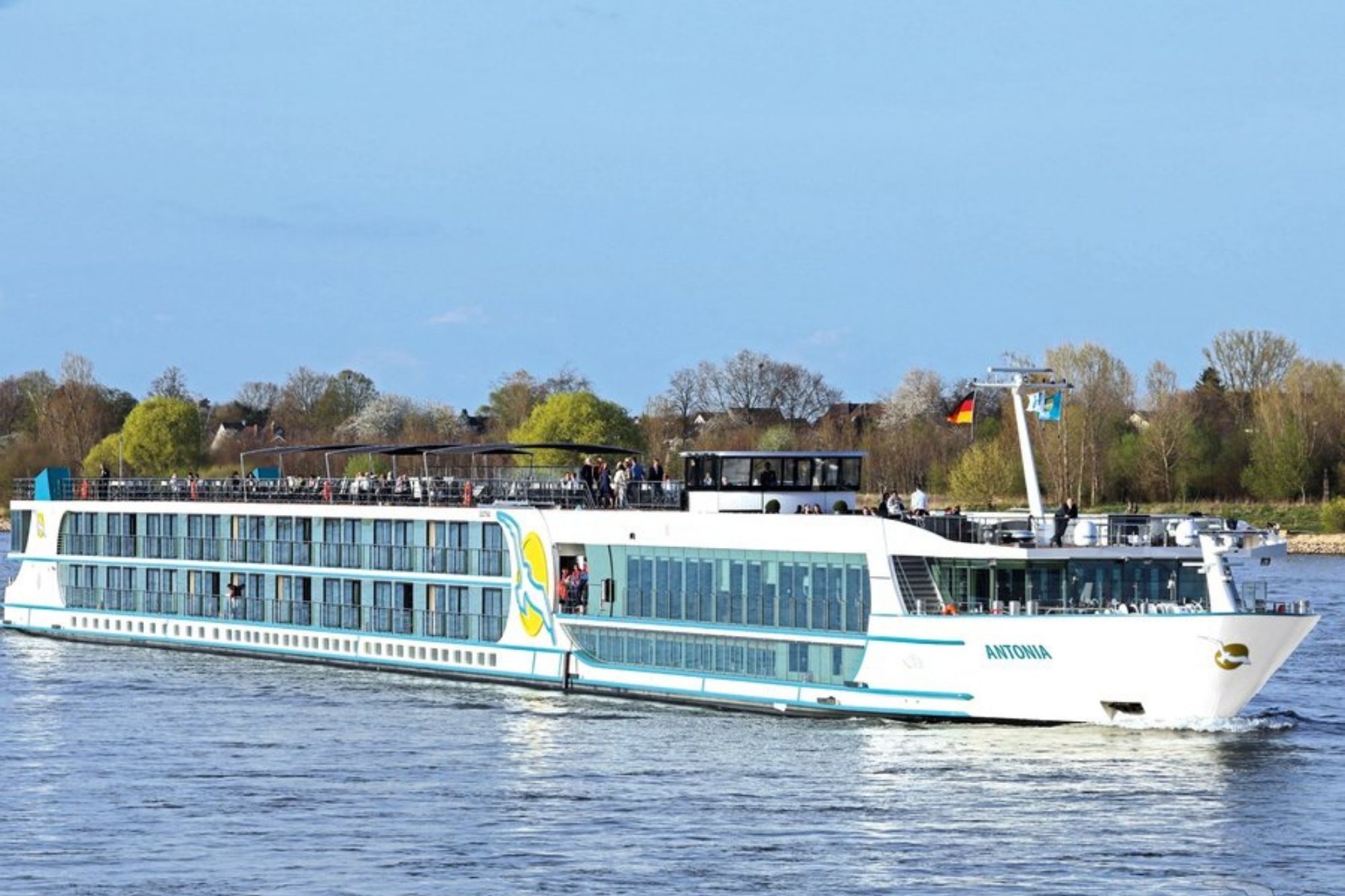 Phoenix-Neubau MS Antonia zu Testfahrten gestartet