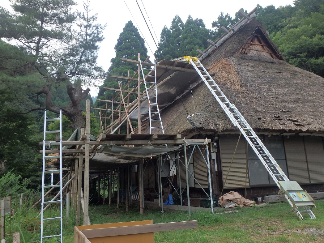 大きな滑車アンティーク強力ローププーリー元々茅葺き屋根の2階に設置