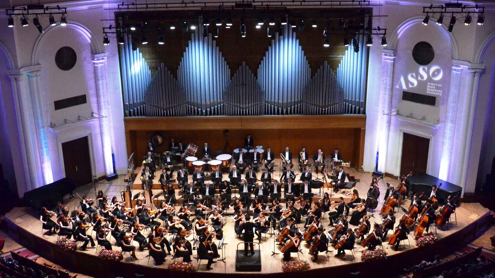 Armenian State Symphony Orchestra, Leitung - Sergey Smbatyan