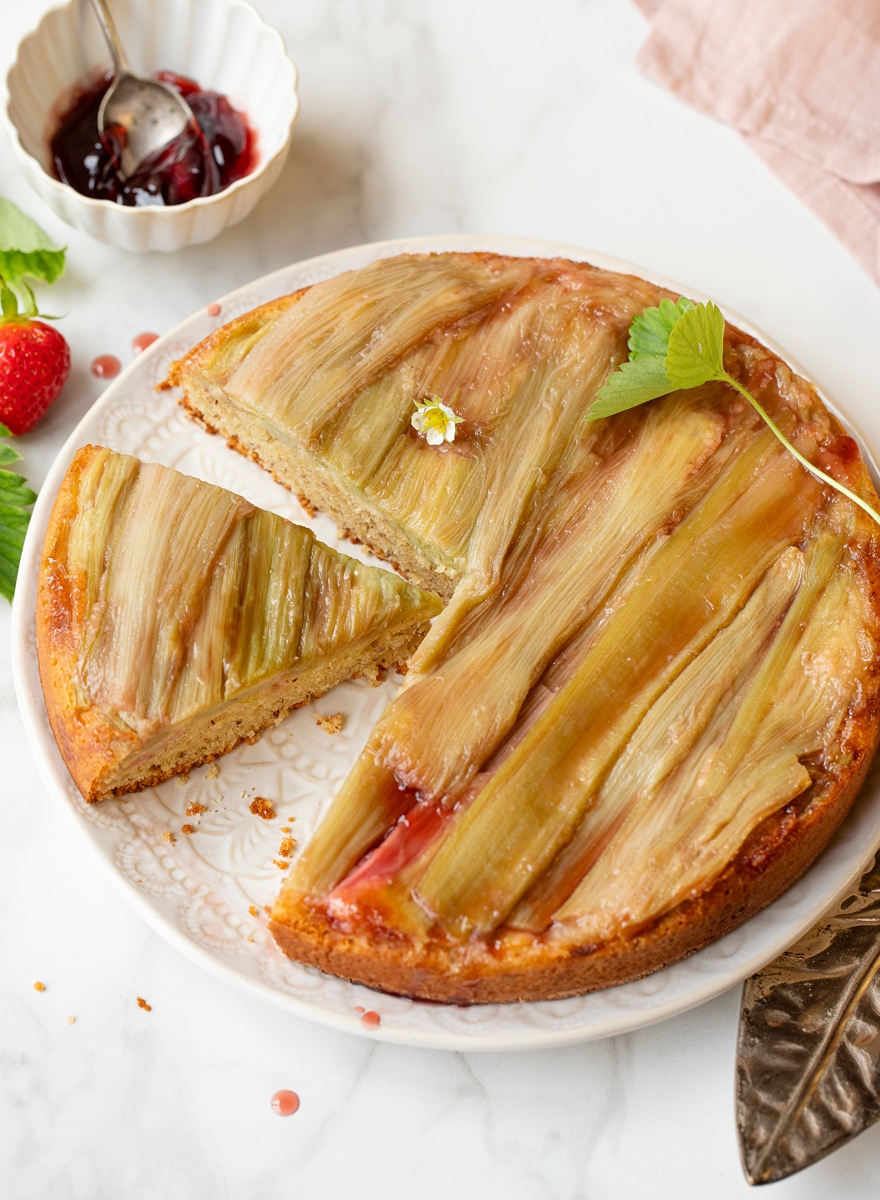 Gâteau renversé à la rhubarbe
