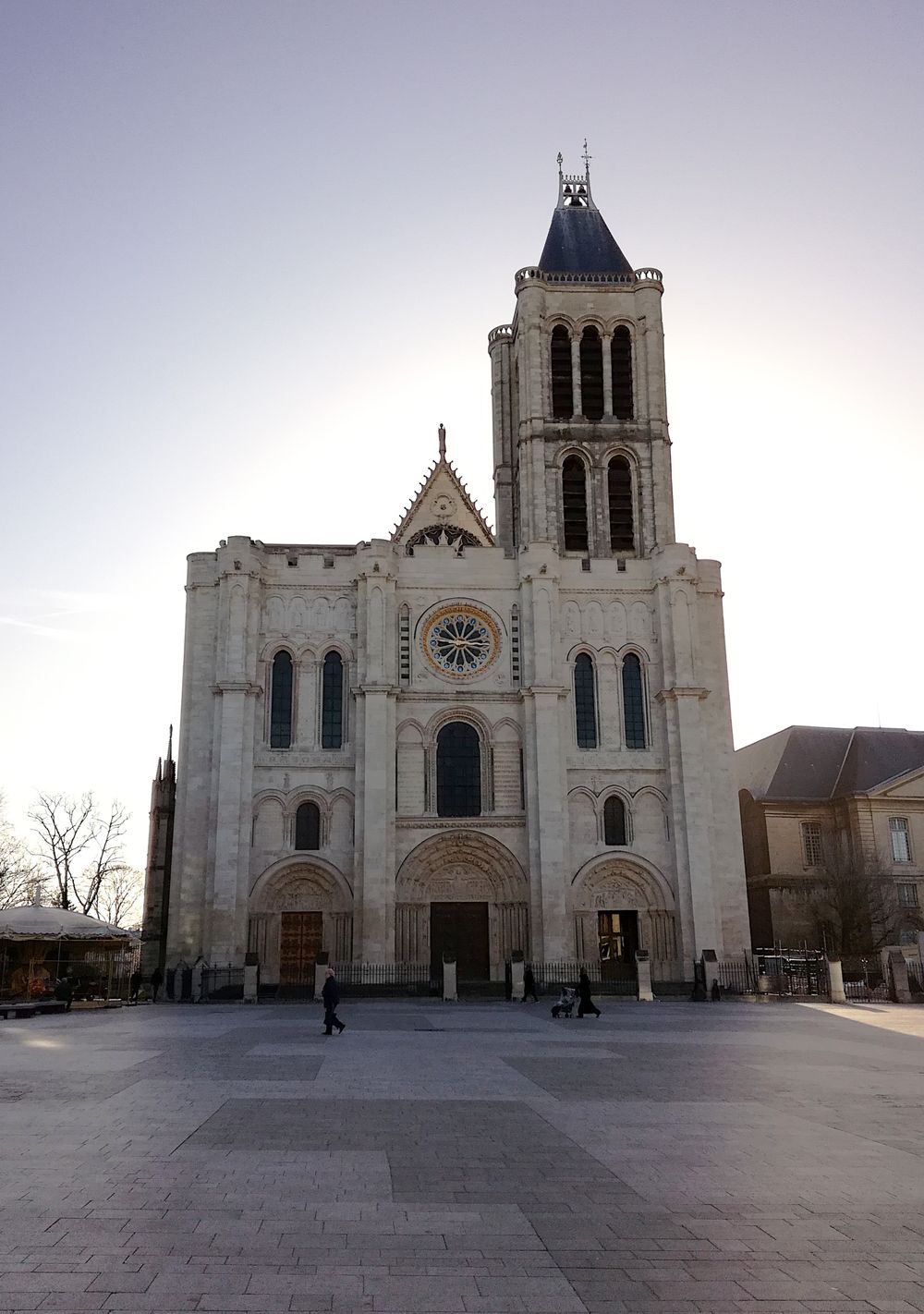 Basilique de Saint-Denis façade, 10h