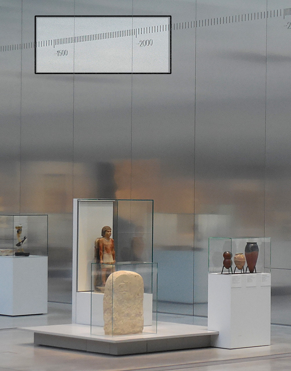 Louvre-Lens, Galerie du temps, détail de la frise chronologique