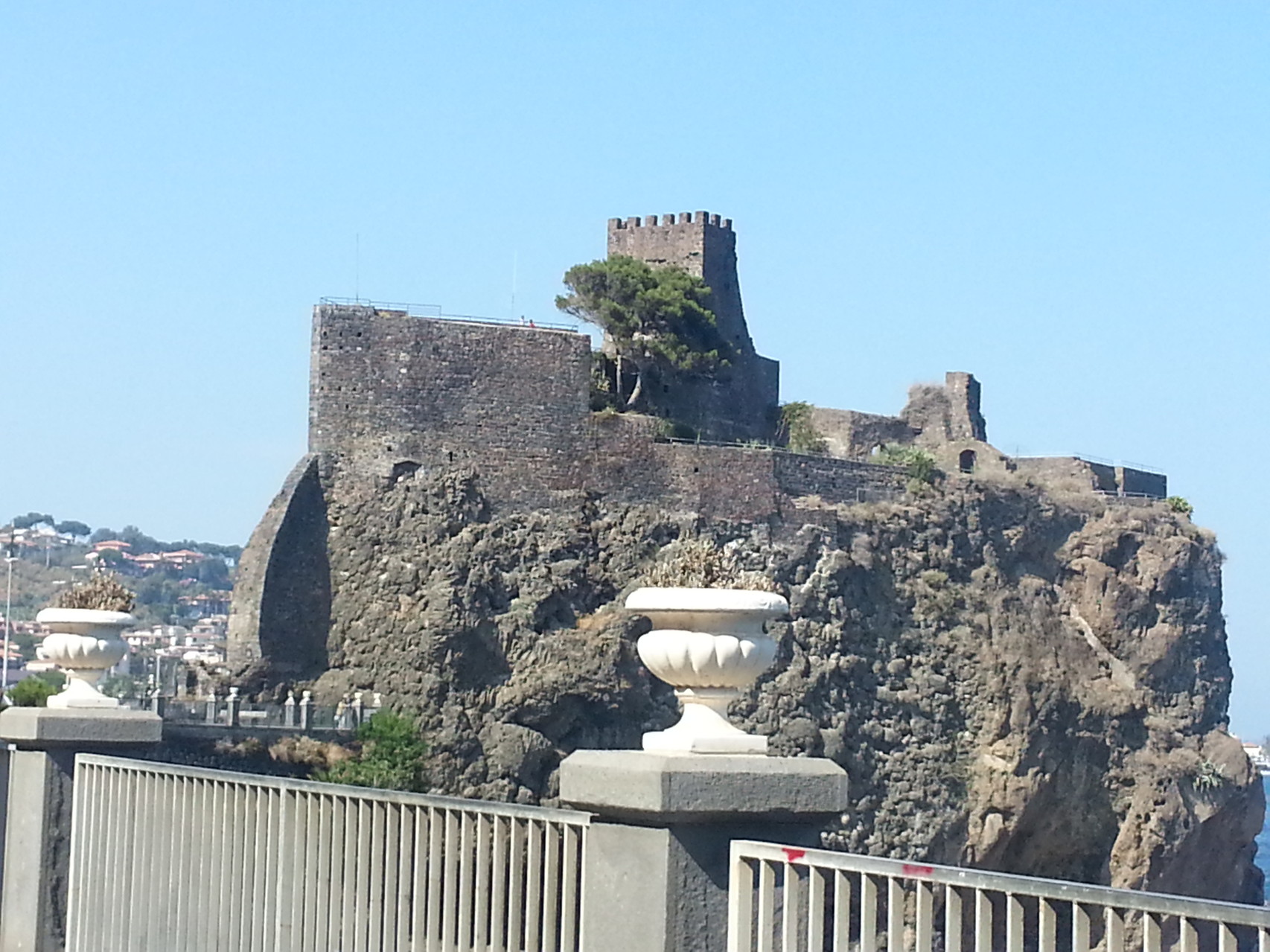 Aci Castello