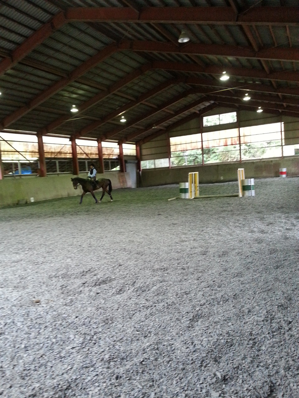 雨の日も乗馬いただける屋内馬場