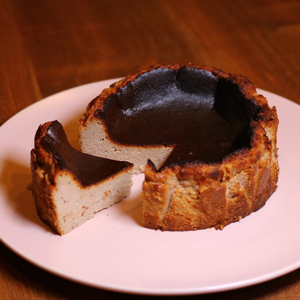 いちごのバスクチーズケーキ